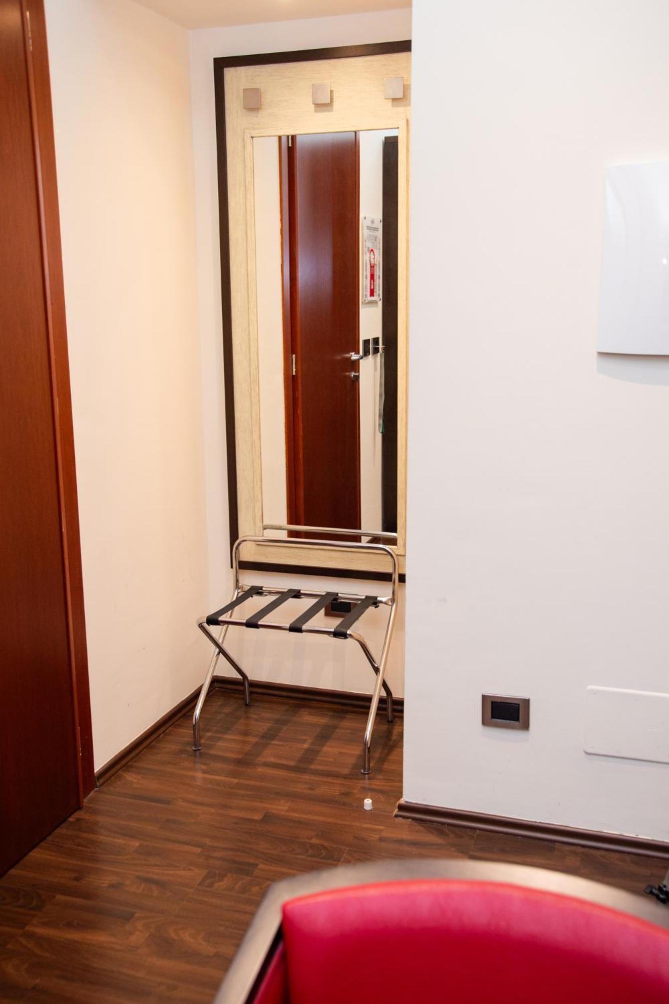 Gullo Hotel アッコニア エクステリア 写真